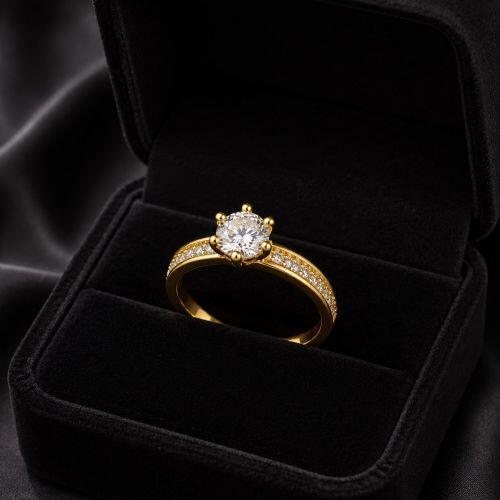 Anel Solitário com Micro Zircônia Cristal Banhado a Ouro