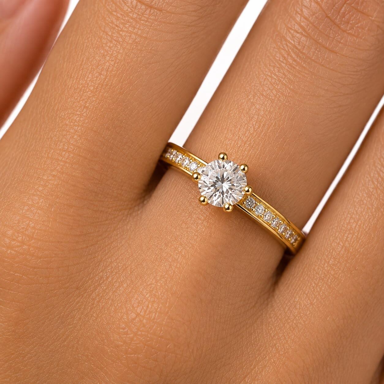 Anel Solitário com Micro Zircônia Cristal Banhado a Ouro