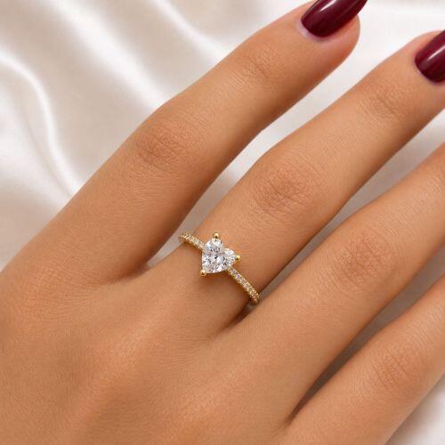 Anel Solitário Coração com Micro Zircônia Cristal Banhado a Ouro