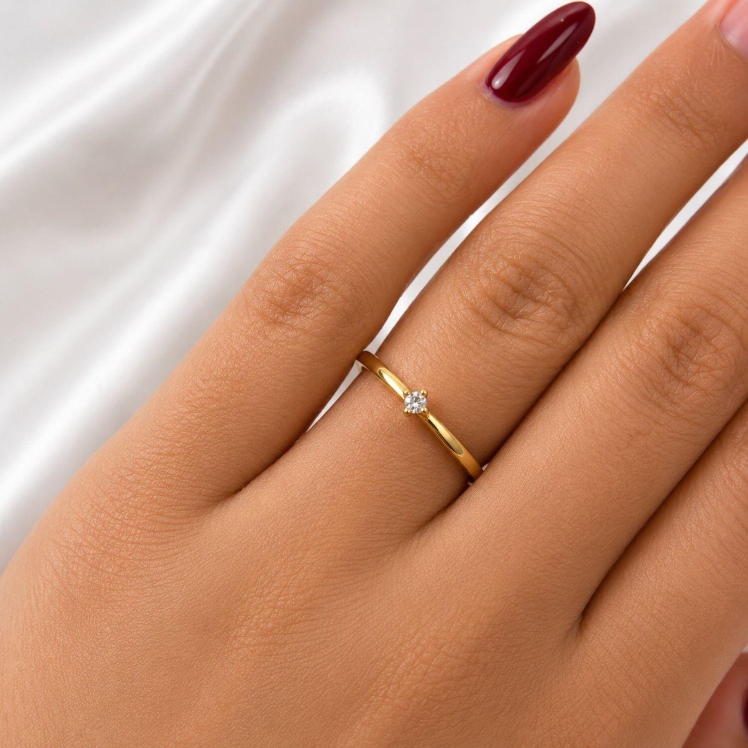 Anel Solitário com Micro Zircônia Cristal Banhado a Ouro