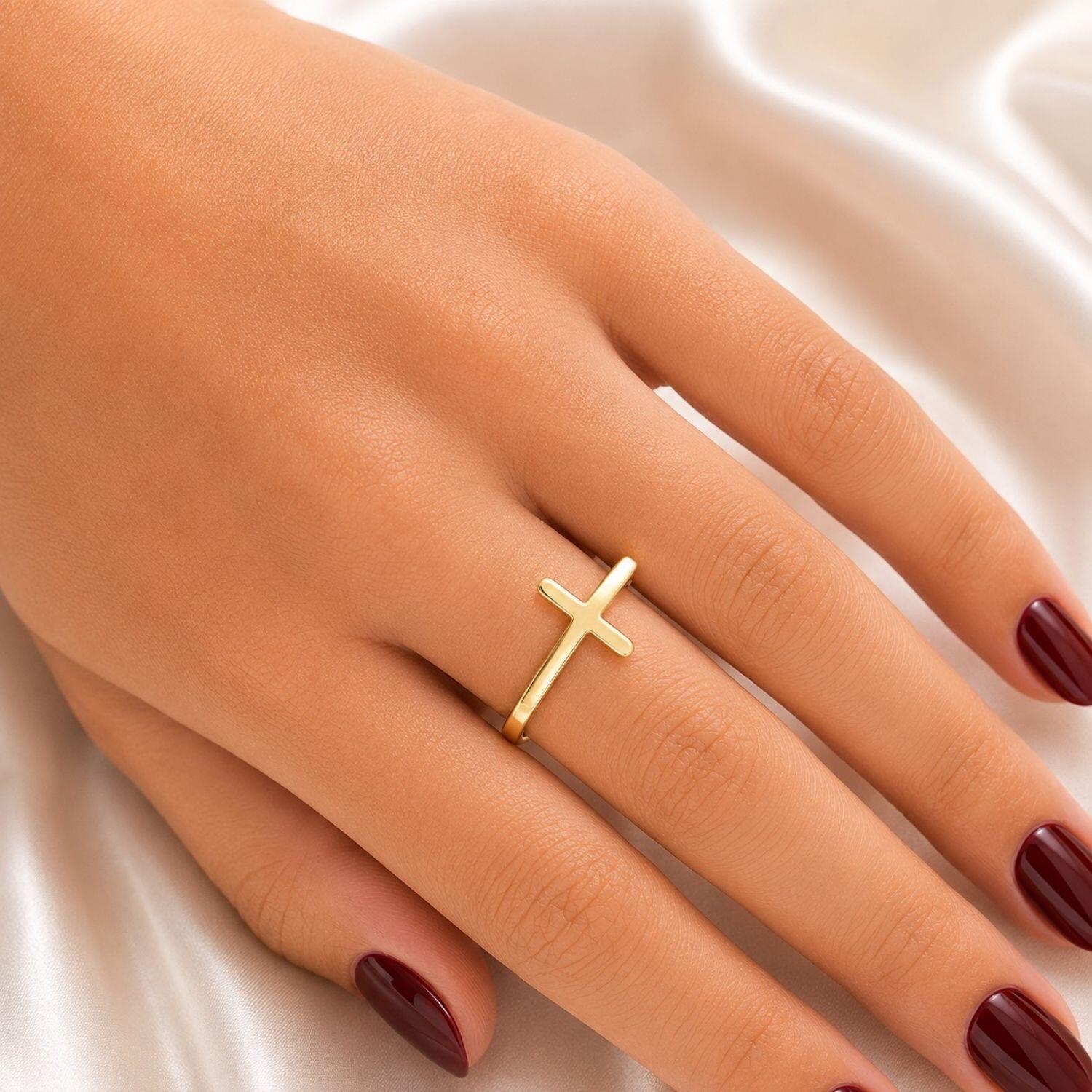 Anel Cruz Deitada Lisa Banhado a Ouro