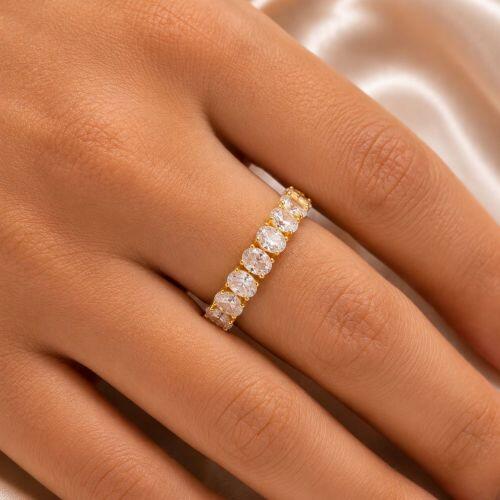 Anel Meia Alian�a Zirc�nia Oval Cristal Banhado em Ouro 18K