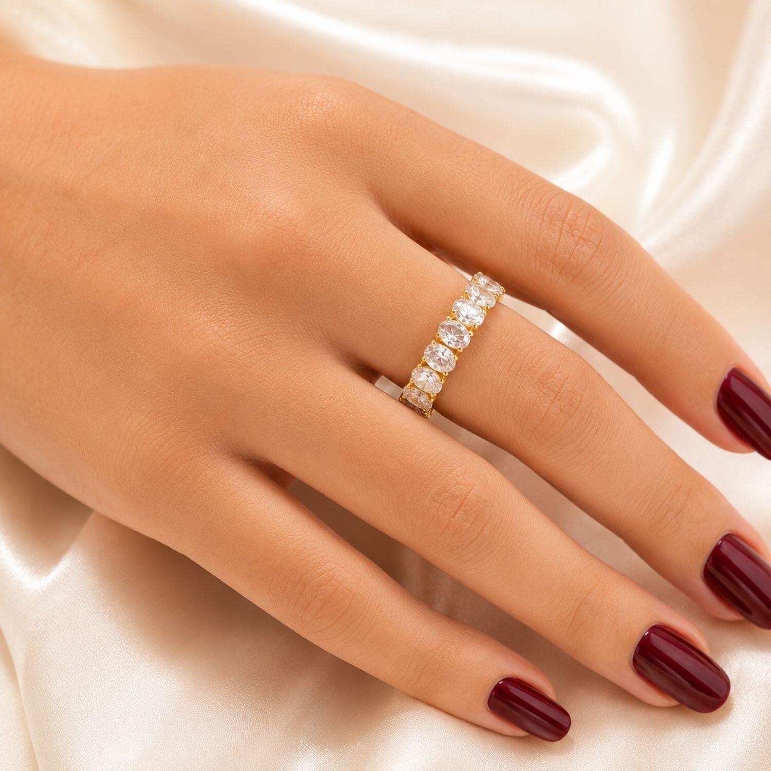 Anel Meia Aliança Zircônia Oval Cristal Banhado em Ouro 18K