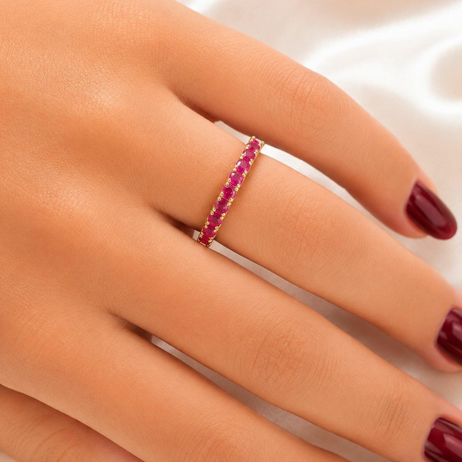 Anel Meia Aliança Zircônia Rosa Pink Banhado em Ouro 18K