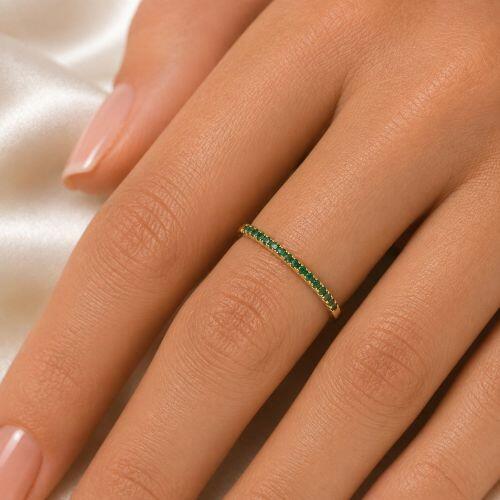 Anel Meia Alian�a Fina Micro Zirc�nia Esmeralda Banhado em Ouro18k