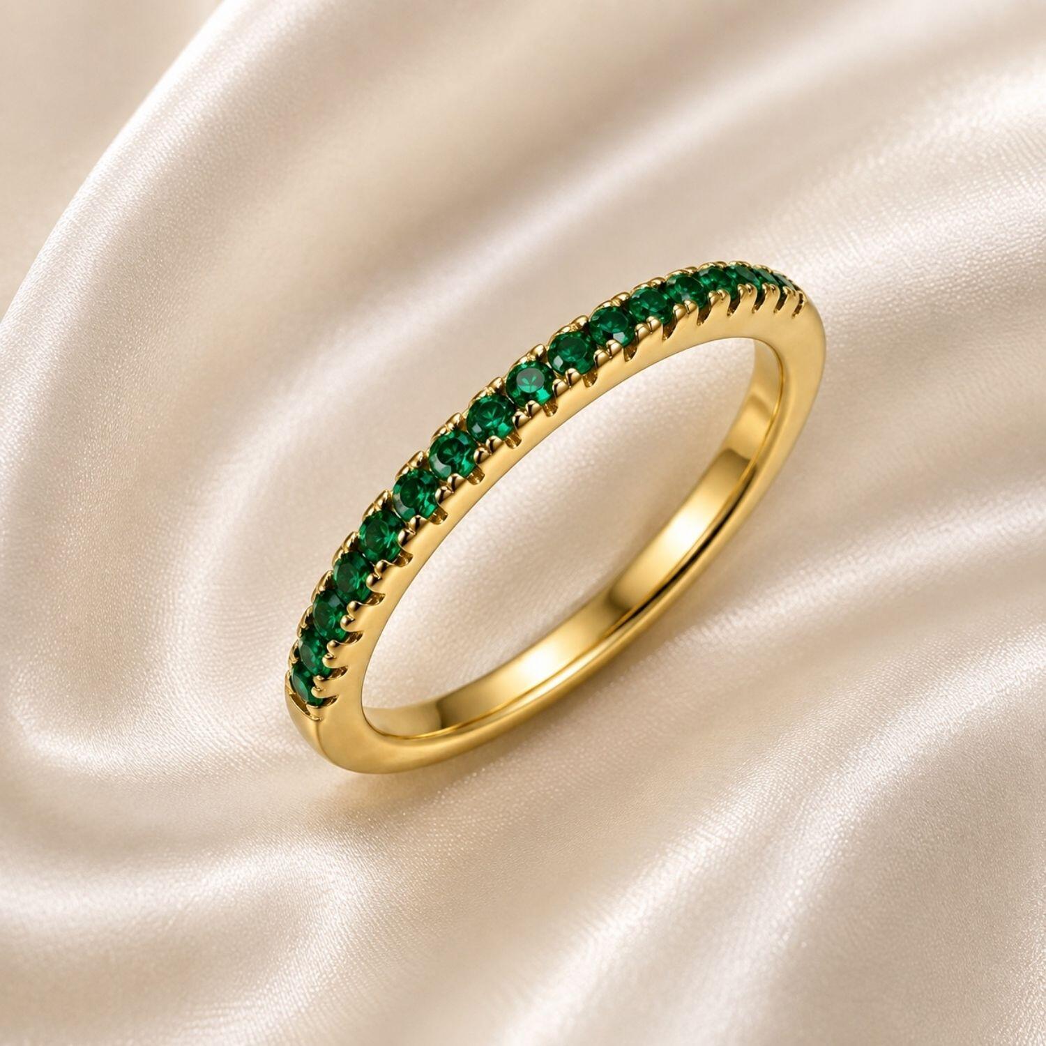 Anel Meia Aliança Fina Micro Zircônia Esmeralda Banhado em Ouro18k
