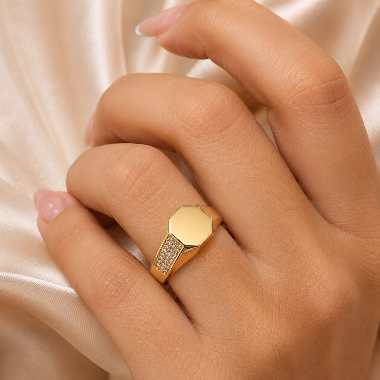 Anel Octógono Luxury Zircônia Cristal Banhado em Ouro 18K