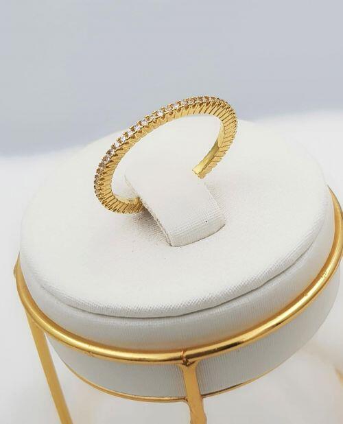 Anel Aparador Fino Todo de Micro Zirc�nia Cristal Banhado em Ouro 18k
