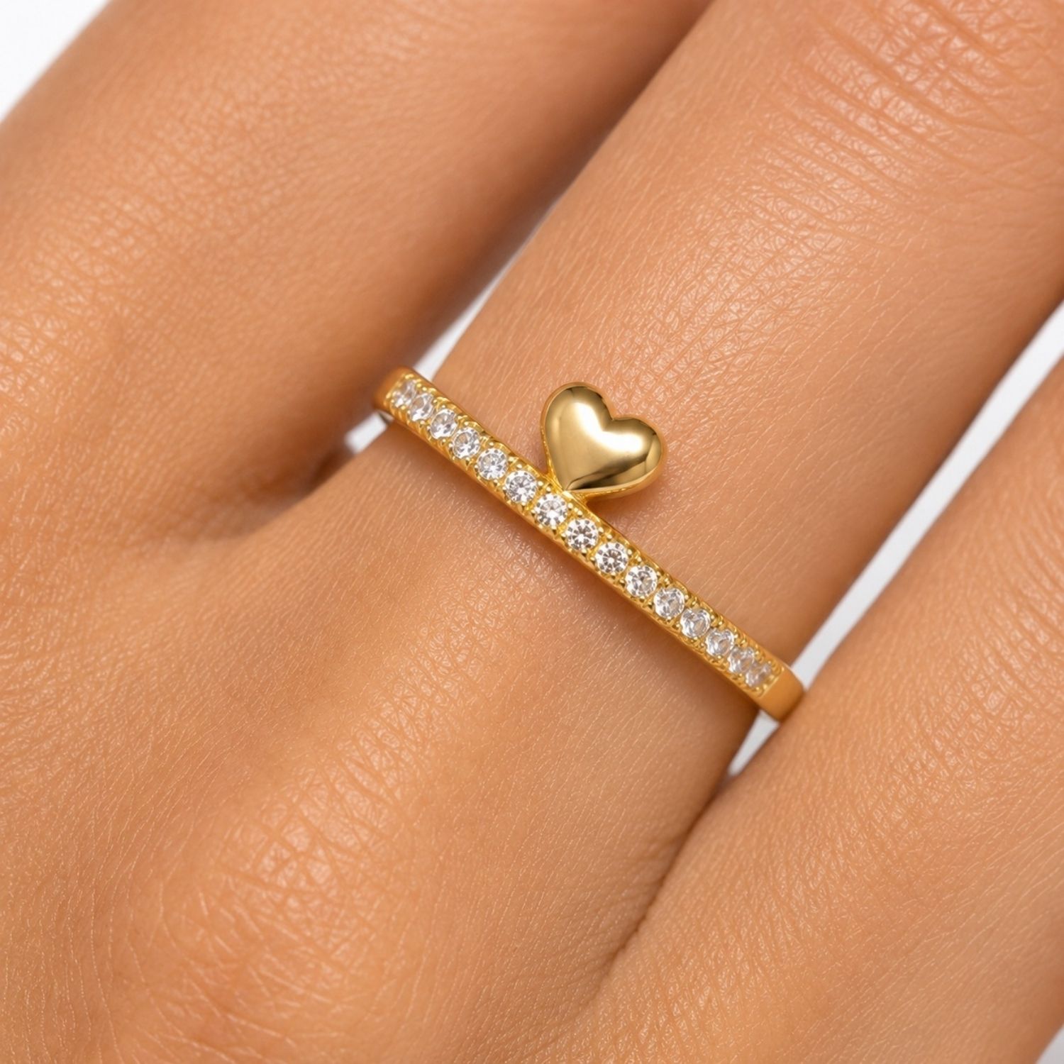 Anel Meia Aliança com Coração Liso Pequeno com Micro Zircônia Cristal Banhado em Ouro18k