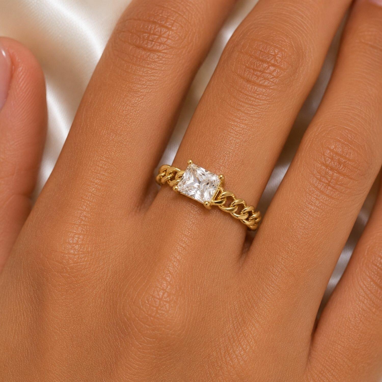 Anel Corrente com Zircônia Cristal Retangular Banhado em Ouro18k