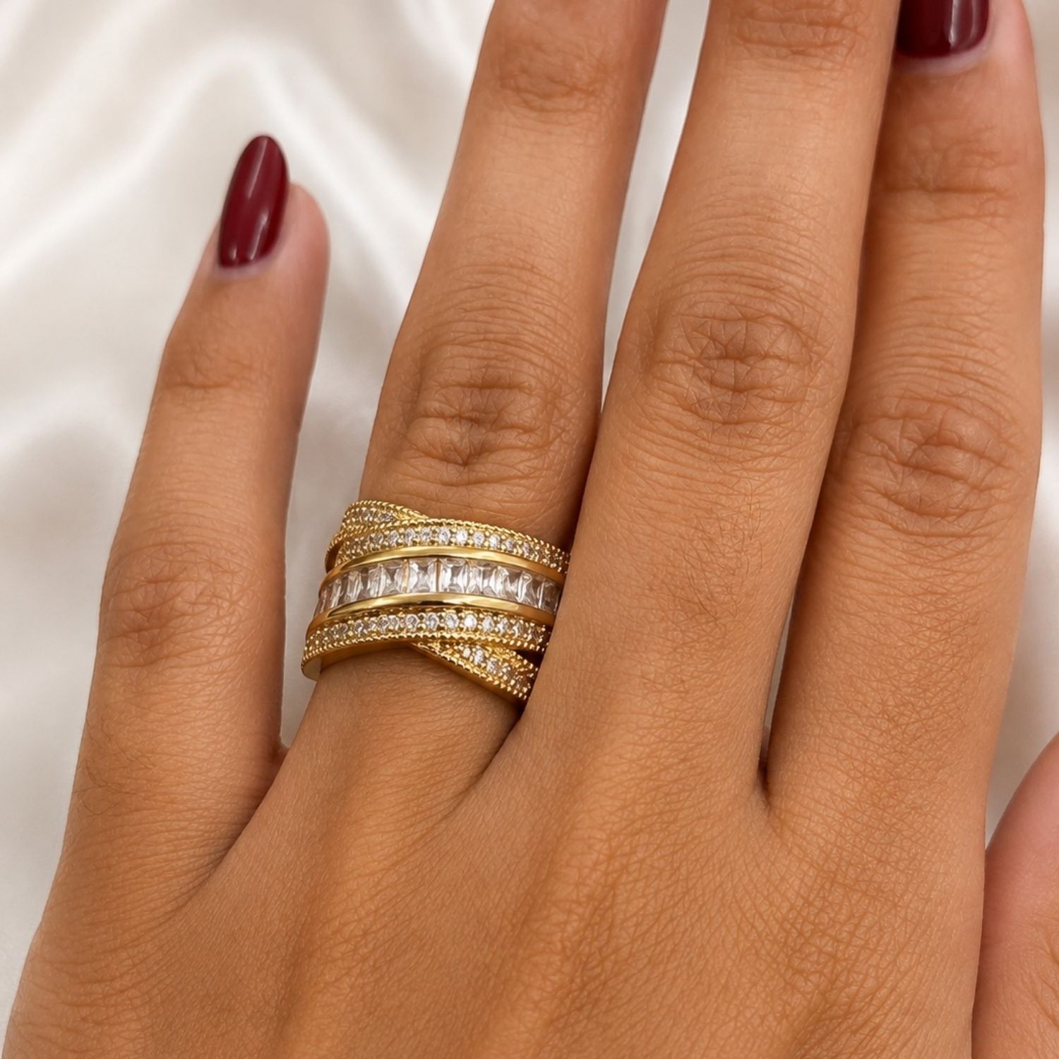 Anel X Luxury com Micro Zircônias e Zircônia Baguettes Cristais Banhado em Ouro18k