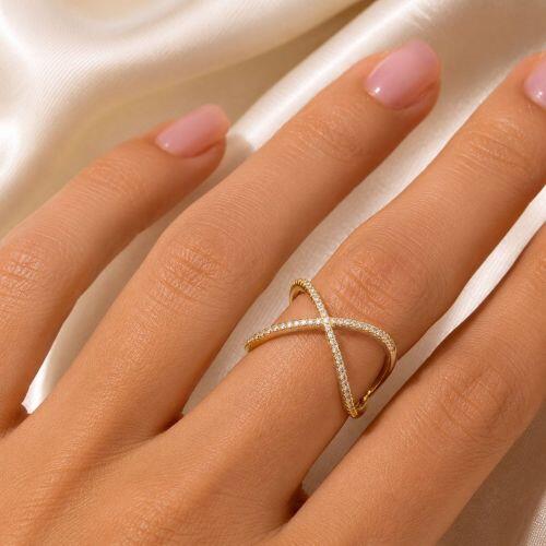 Anel X com Micro Zirc�nias Banhado em Ouro18k