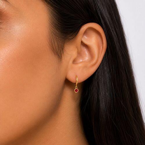 Brinco Argola Ponto de Luz Zircônia Rubi Banhado a Ouro