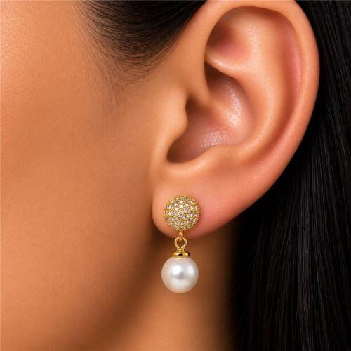Brinco Meia Bola Micro Zirc�nia Cristal com P�rola Banhado a Ouro