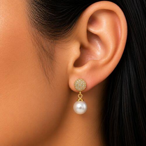 Brinco Meia Bola Micro Zirc�nia Cristal com P�rola Banhado a Ouro