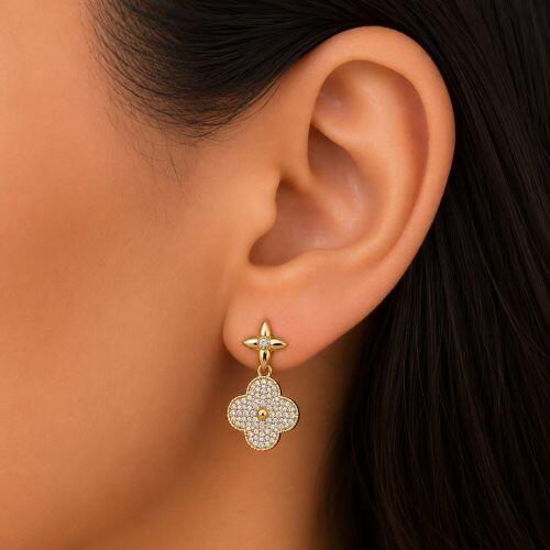 Brinco Flor 4 Pétalas com Micro Zircônia Banhado a Ouro