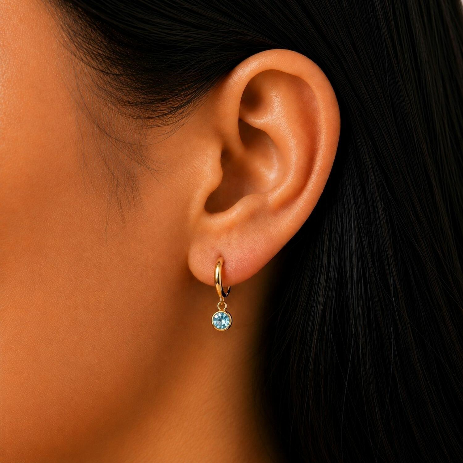 Brinco Argola Ponto de Luz Zircônia Azul Banhado a Ouro