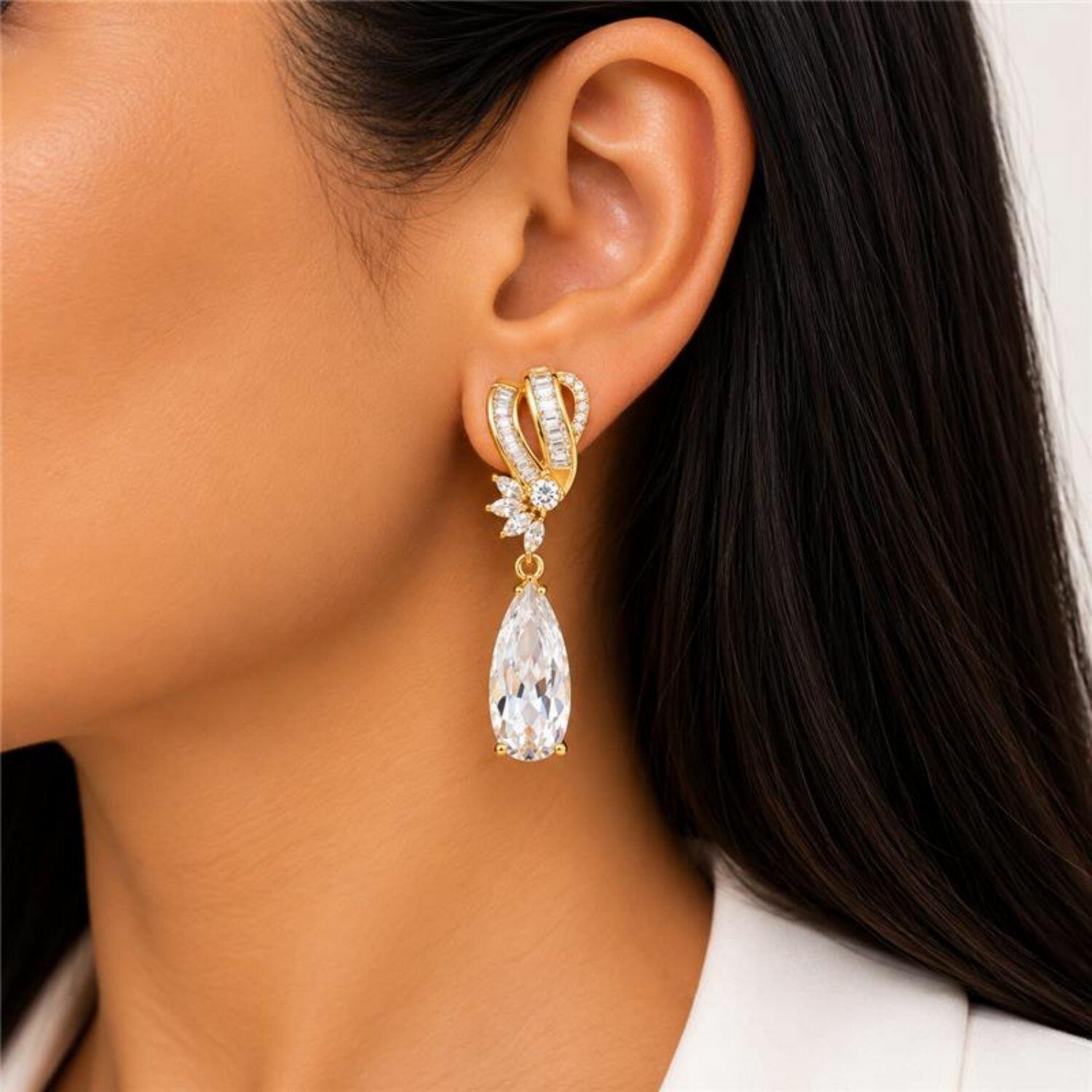 Brinco Luxury Gota Zircônia Baguette e Navete Cristal Banhado a Ouro 18K