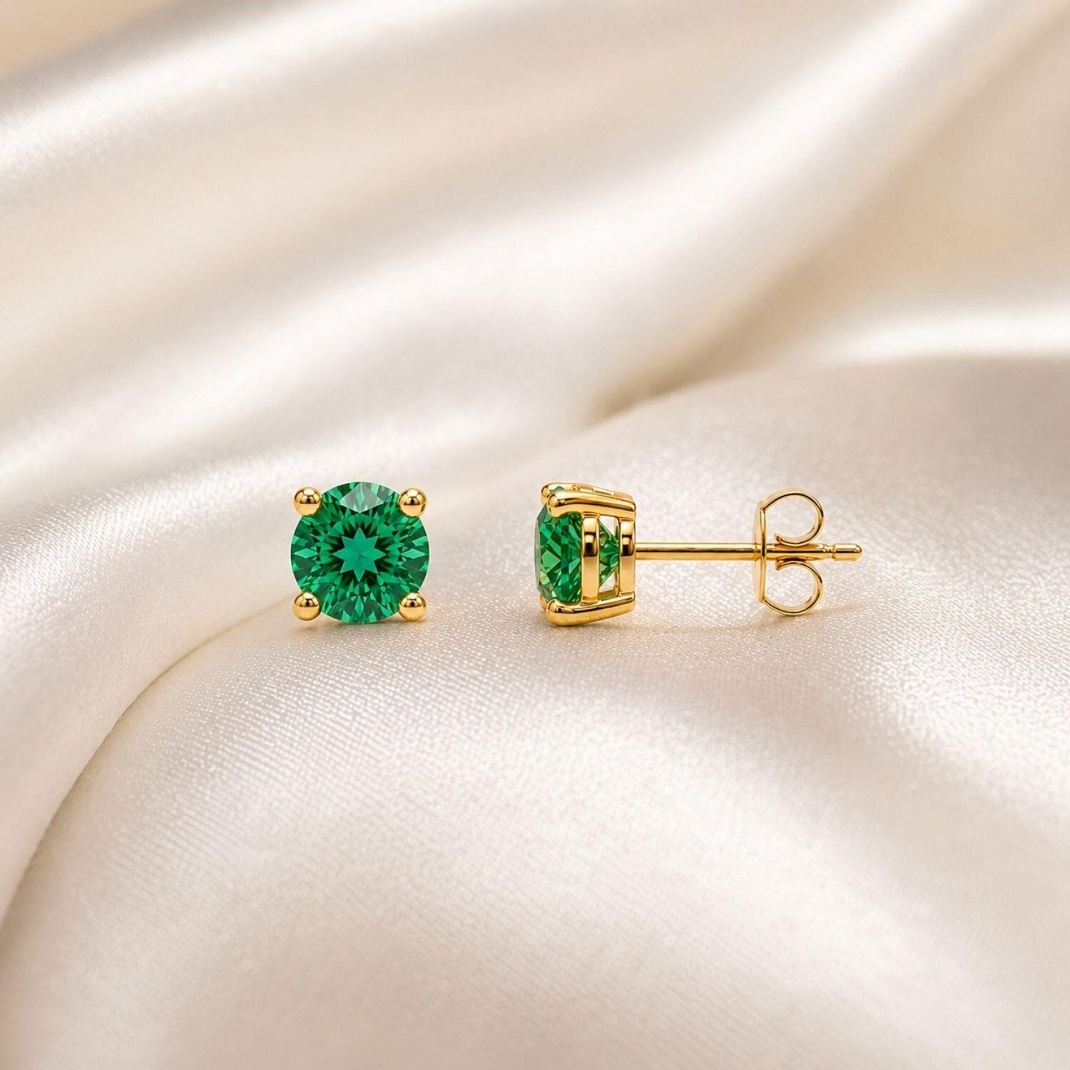 Brinco Ponto de Luz 0.5 cm Zircônia Turmalina Banhado em Ouro 18k