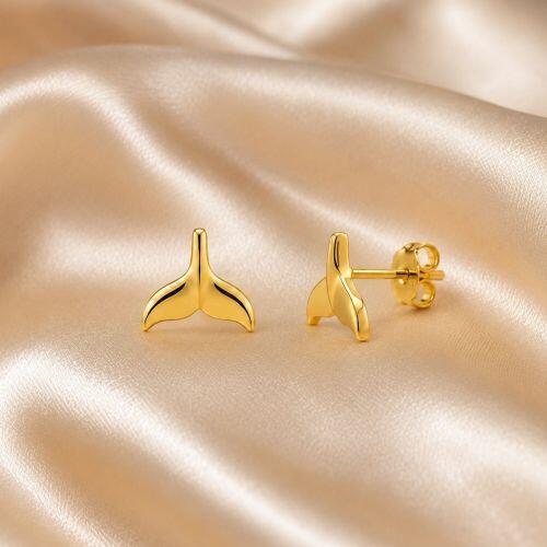 Brinco Mini Rabo de Baleia Abaulado Banhado em Ouro18K
