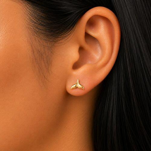 Brinco Mini Rabo de Baleia Abaulado Banhado em Ouro18K