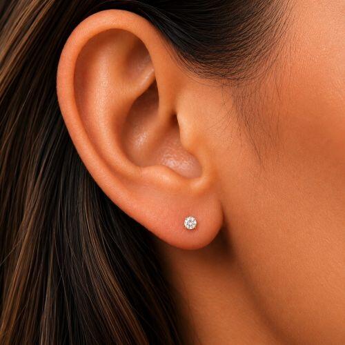 Brinco Ponto de Luz Redondo 0.3cm com Zirc�nias Banhado em Ouro18k