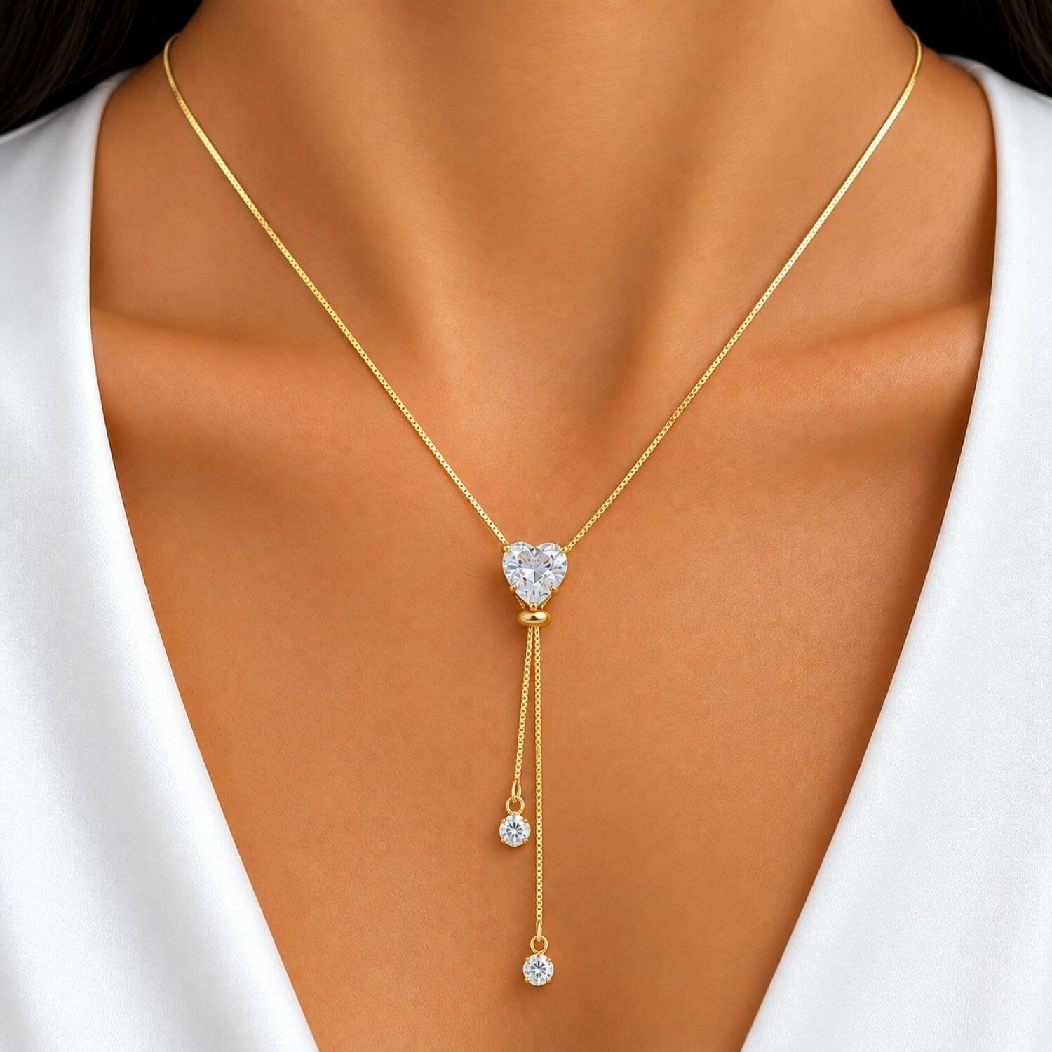 Colar Gravatinha Regulável Coração Zircônia Cristal Banhado em Ouro18k