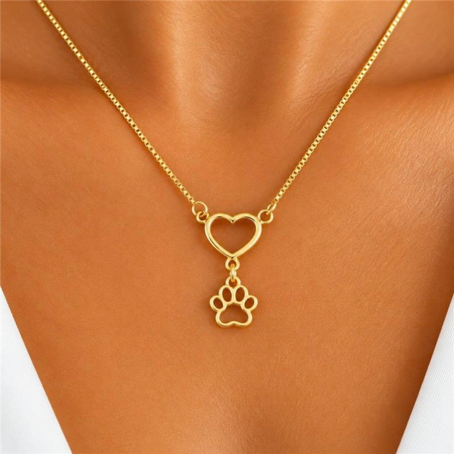 Colar Coração Vazado com Pingente Patinha Banhado em Ouro 18k