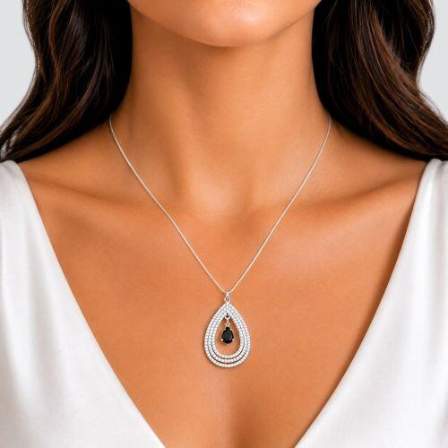 Colar Gota Vazada com 3 Fileiras e Gota Central Zirc�nia Negra Banhado a Prata