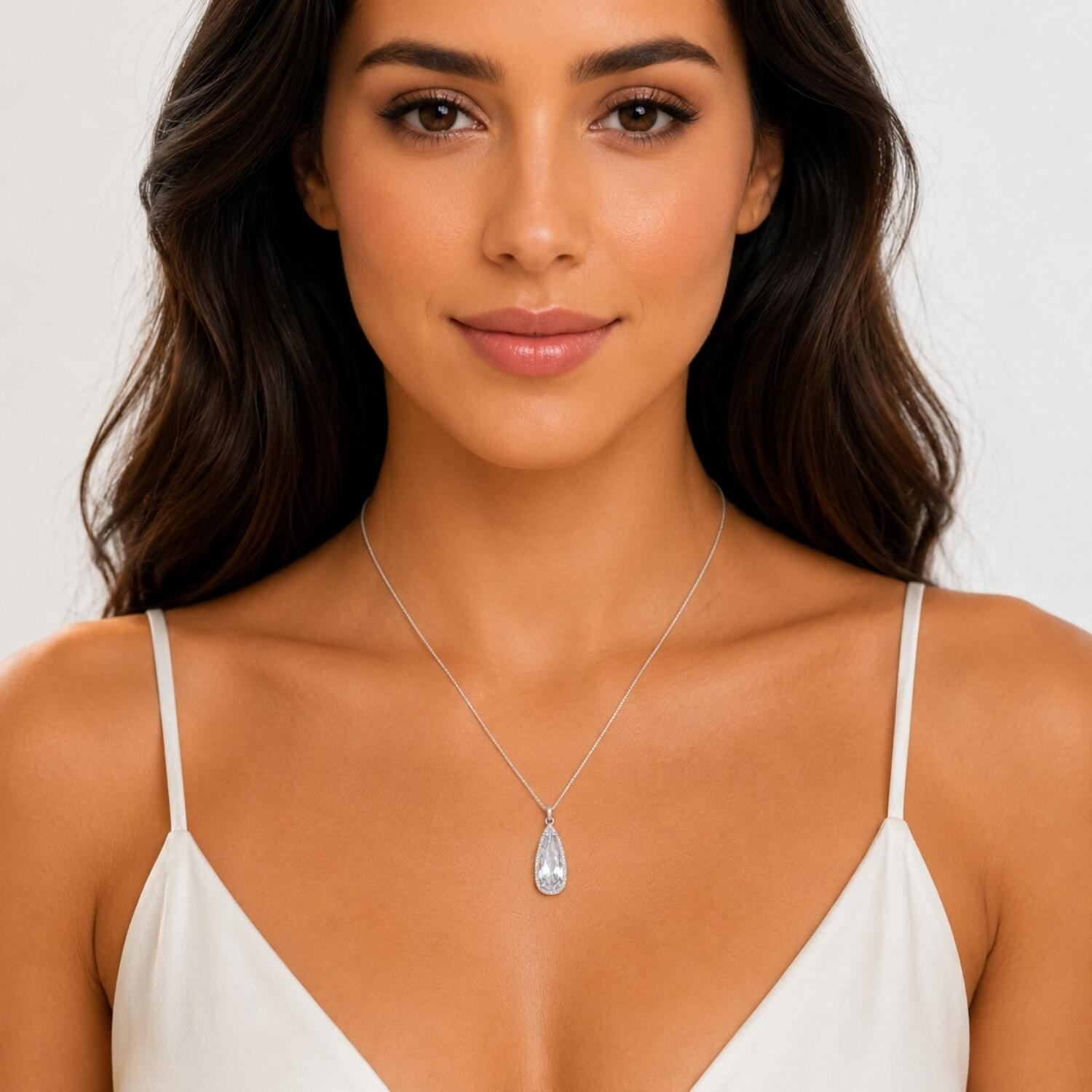 Colar Gota Zircônia Cristal com 1 Fileira Micro Zircônia Banhado a Prata