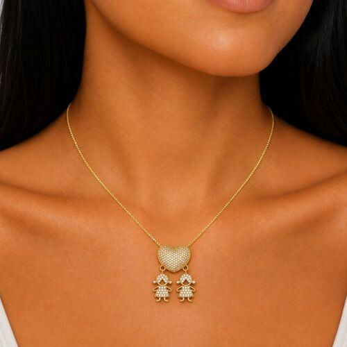 Colar Coração com 2 Meninas Micro Zircônia Cristal Banhado a Ouro