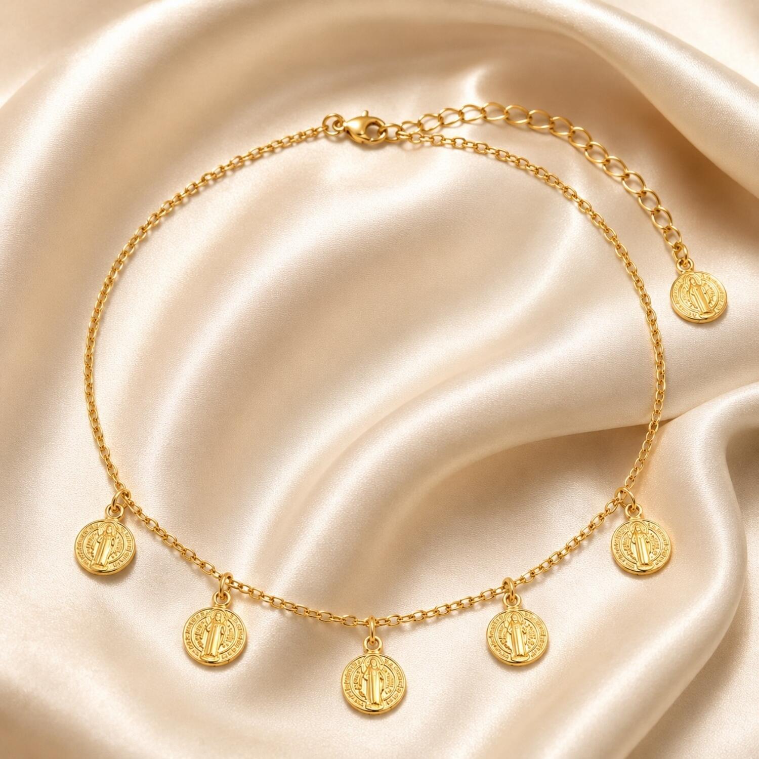 Choker Mini Elo com São Bento Banhado a Ouro