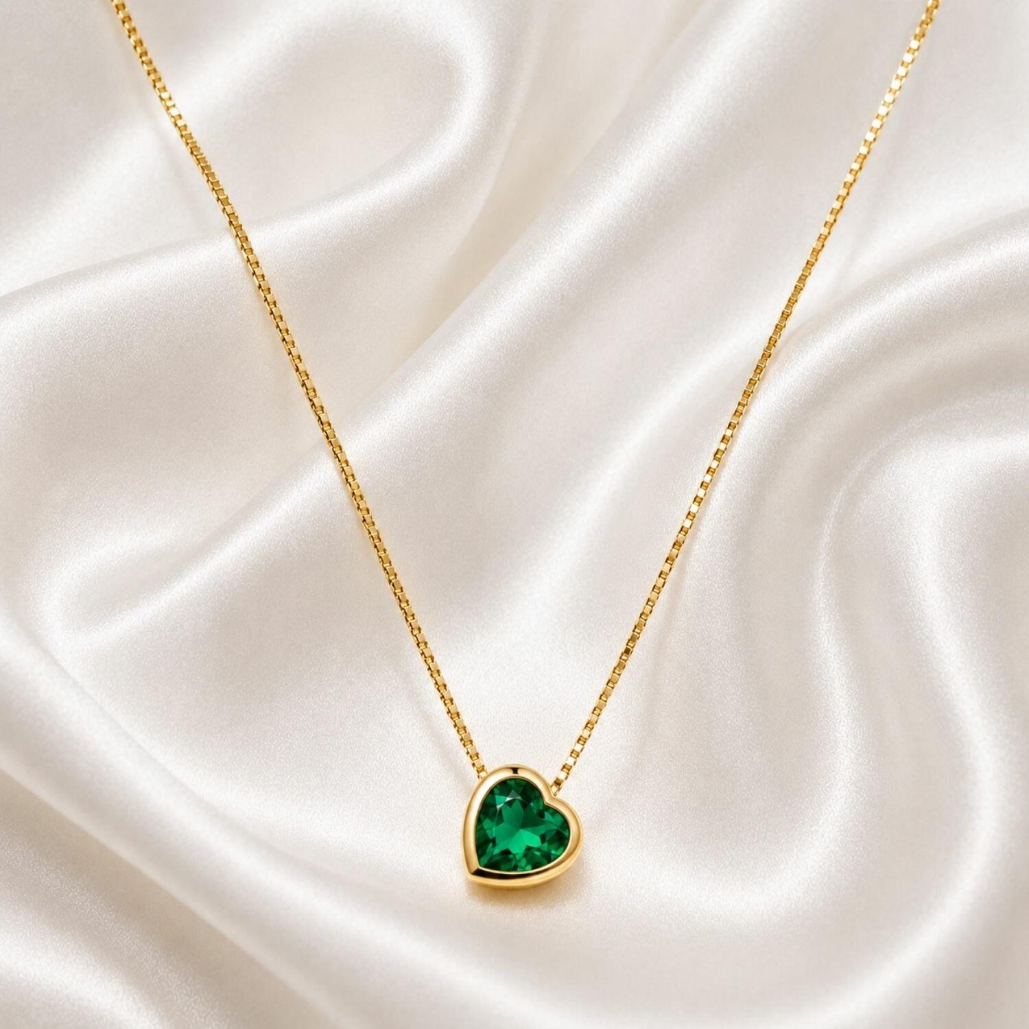 Colar Coração Zircônia Esmeralda Banhado a Ouro