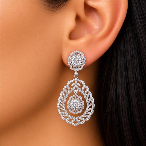 Brinco Luxury Flor com Gota Zircônia Cristal Banhado a Prata
