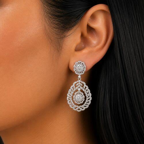 Brinco Luxury Flor com Gota Zircônia Cristal Banhado a Prata