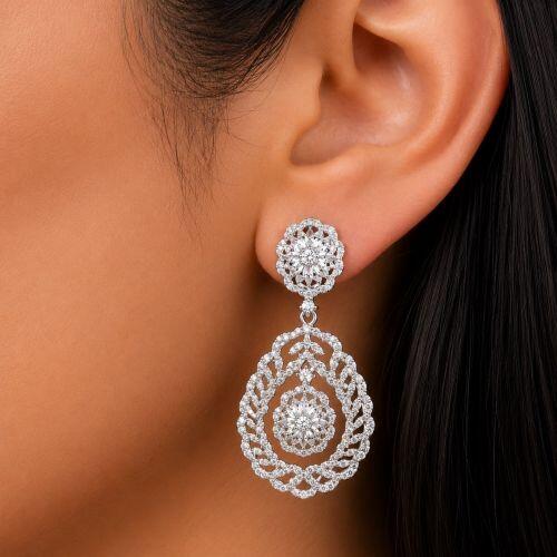 Brinco Luxury Flor com Gota Zirc�nia Cristal Banhado a Prata