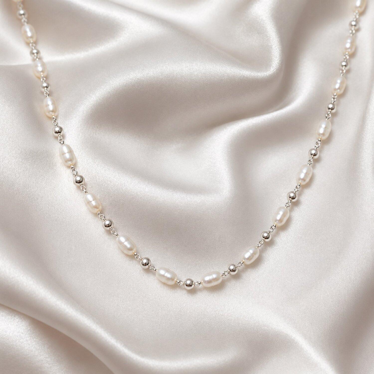 Choker Pérola com Bola Lisa Banhado a Prata