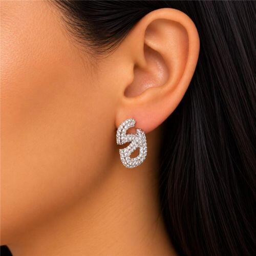 Brinco Retangular com V Micro Zircônia Cristal Banhado a Prata