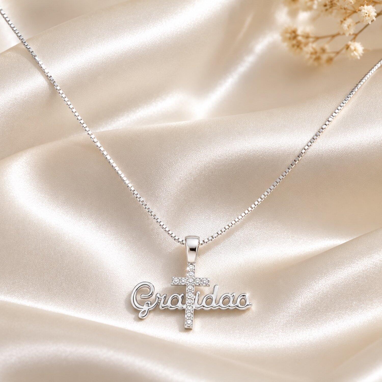 Colar Gratidão com Cruz Micro Zircônia Cristal Banhado a Prata