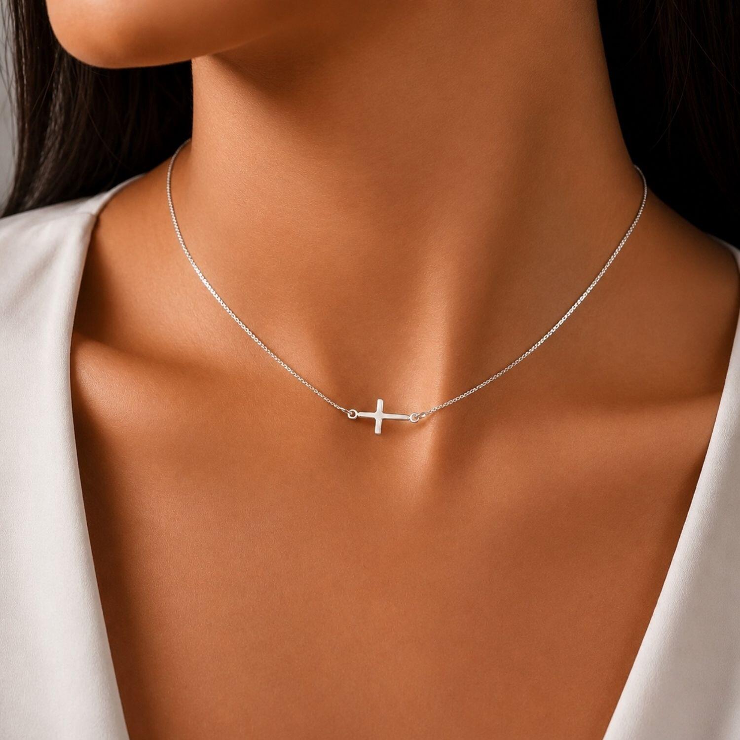 Choker Cruz Deitada Lisa Banhado a Prata