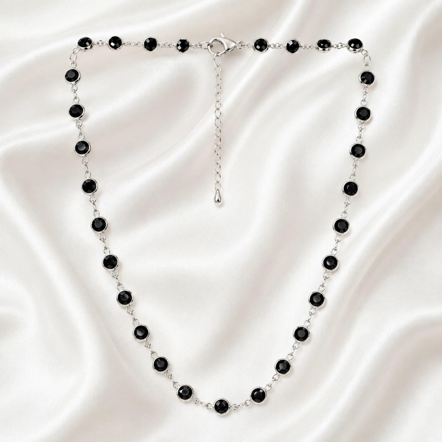 Colar Cristal Negro Redondo Banhado a Prata