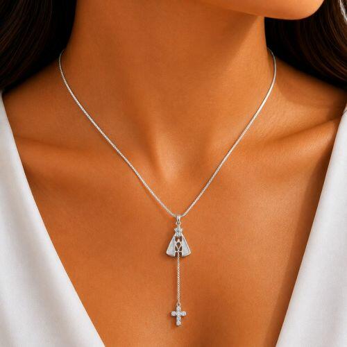 Colar Gravatinha Nossa Senhora com Cruz Zircônia Cristal Banhado a Prata