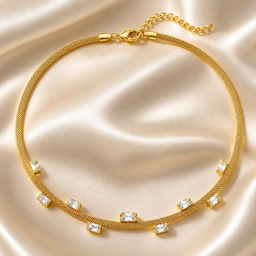 Choker Laminada com Detalhes e Baguette Zircônia Cristal Banhado a Ouro