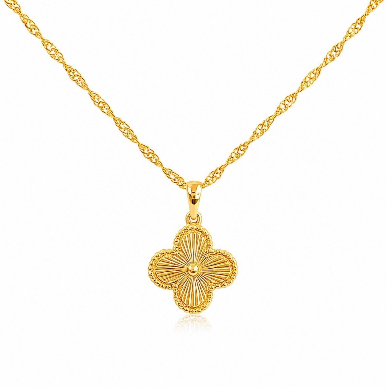 Colar Singapura Flor 4 Pétalas Lisa com Detalhes Banhado a Ouro
