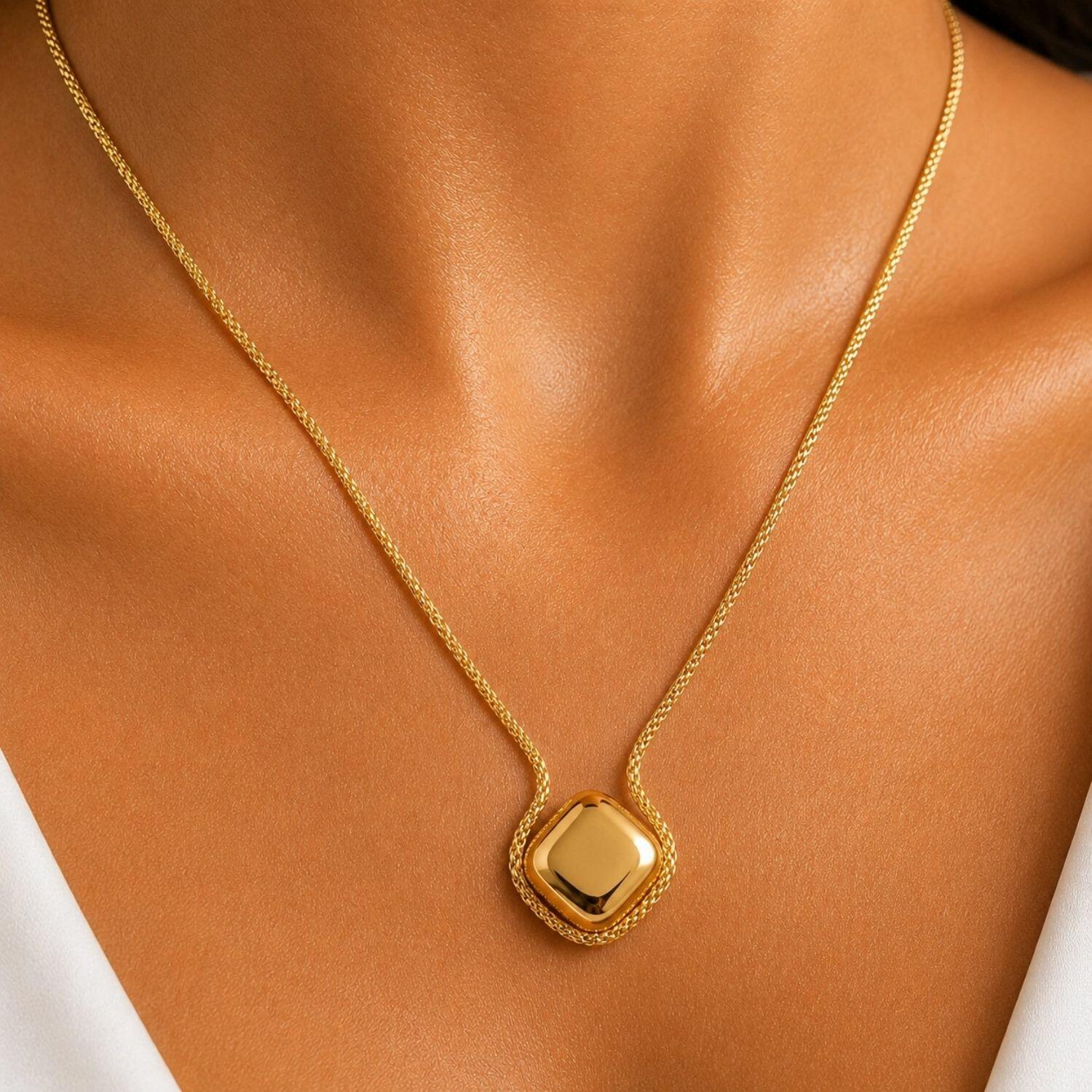Colar Elo Pipoca com Pingente Abaulado Banhado a Ouro