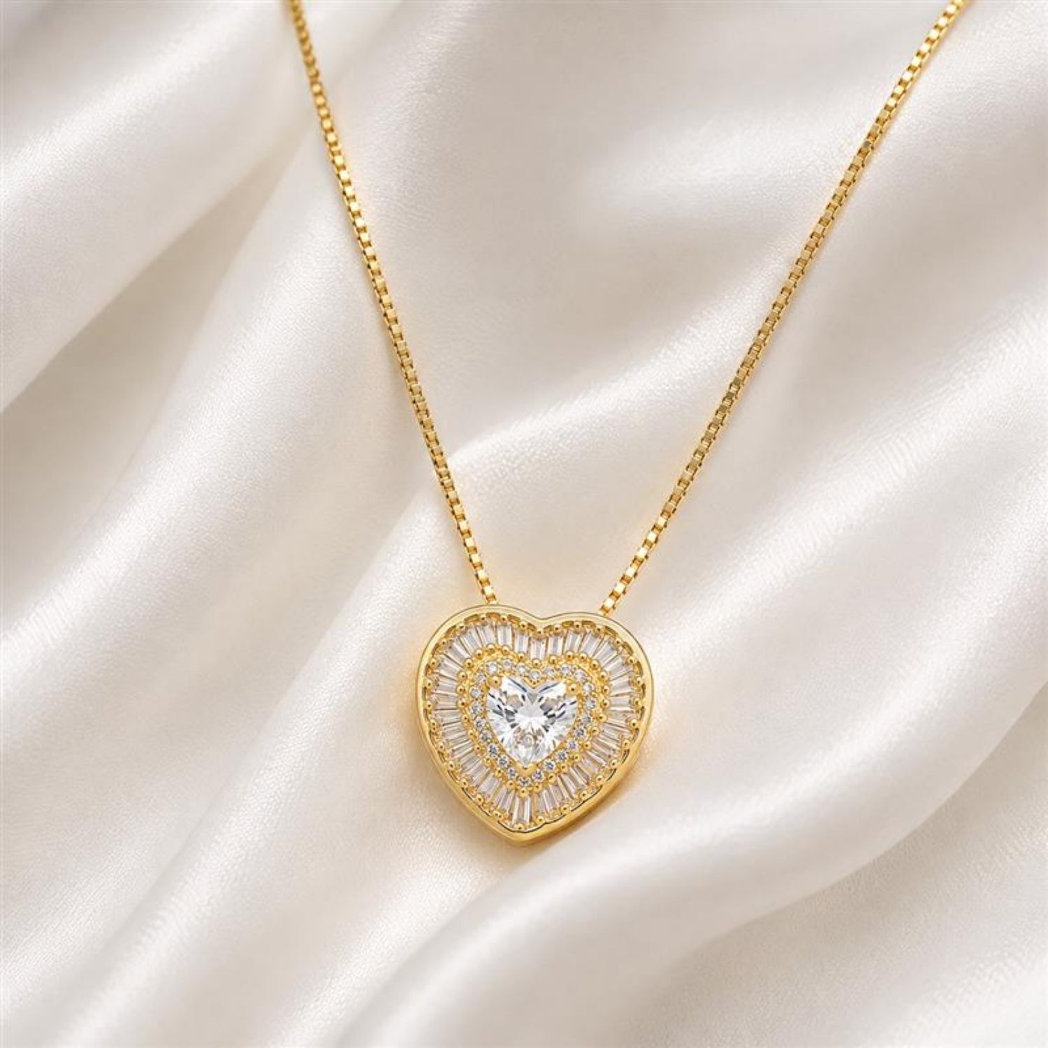 Colar Coração Zircônia Baguette Cristal Banhado a Ouro