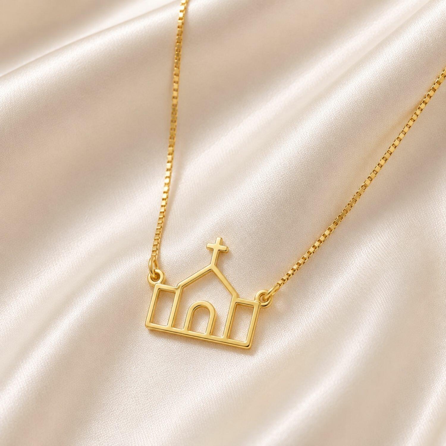 Colar com Pingente Igreja Banhado em Ouro 18K