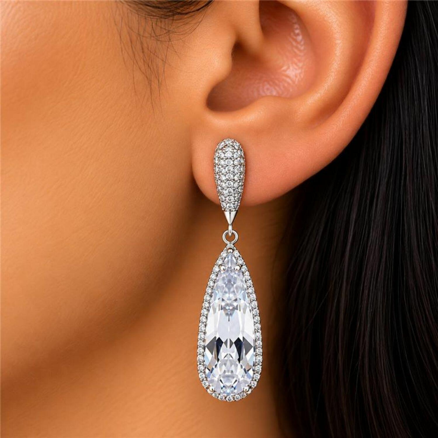 Brinco Luxury Gota Zircônia Cristal Banhado a Prata