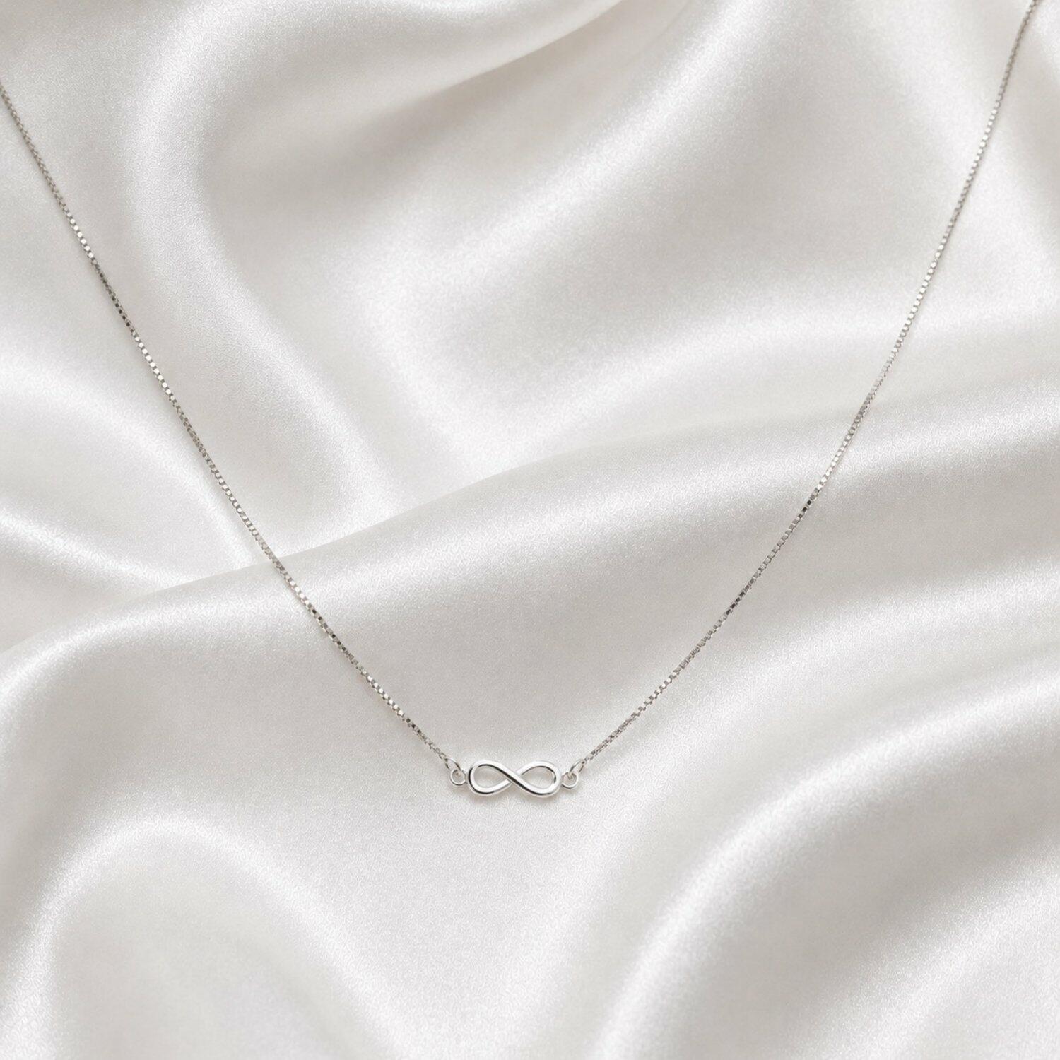 Choker Símbolo do Infinito Banhado a Prata