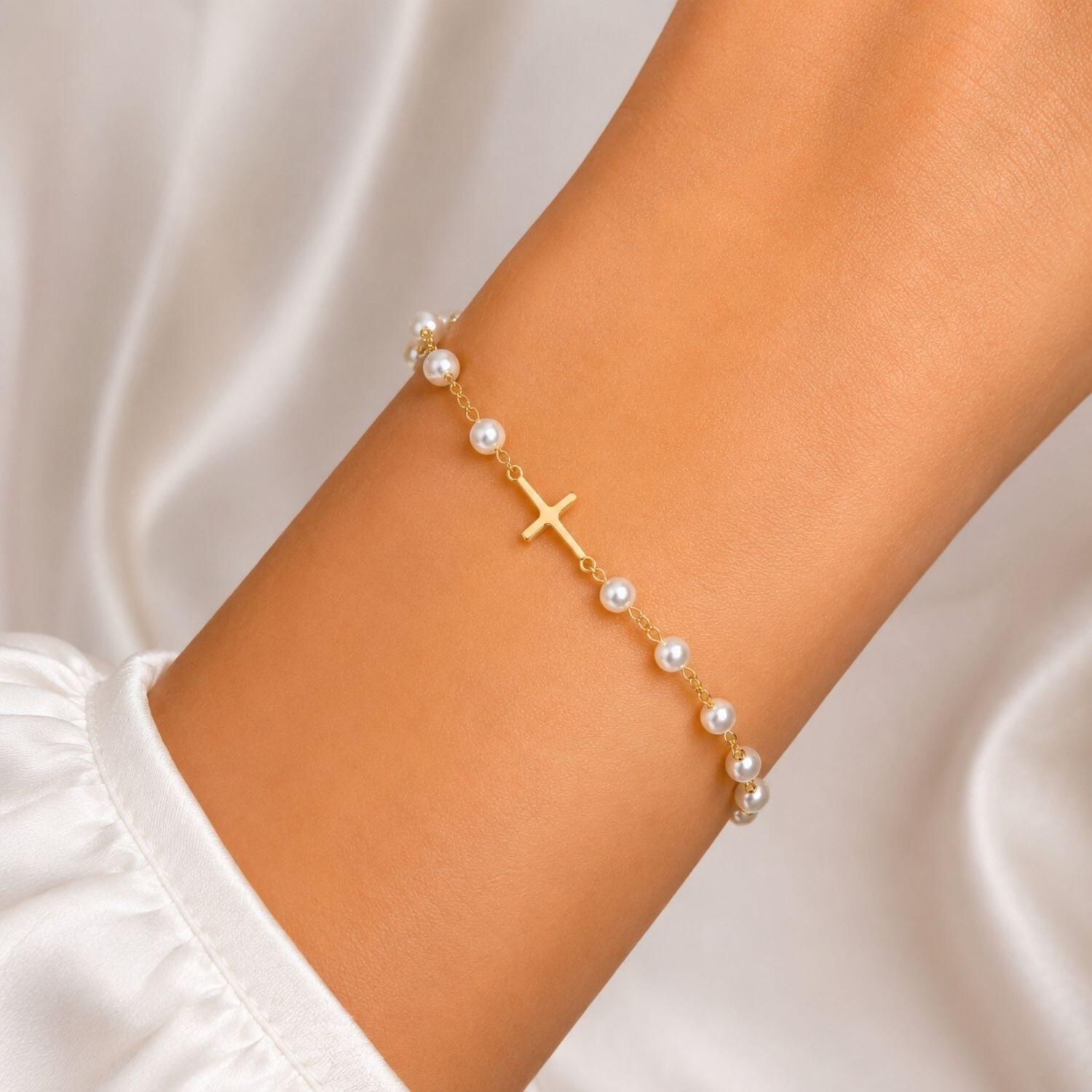 Pulseira Pérola com Cruz Banhado a Ouro